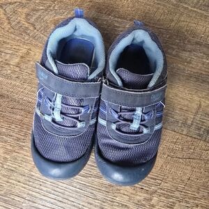 OshKosh B'gosh Black and Blue Sneakers Kids Size 1